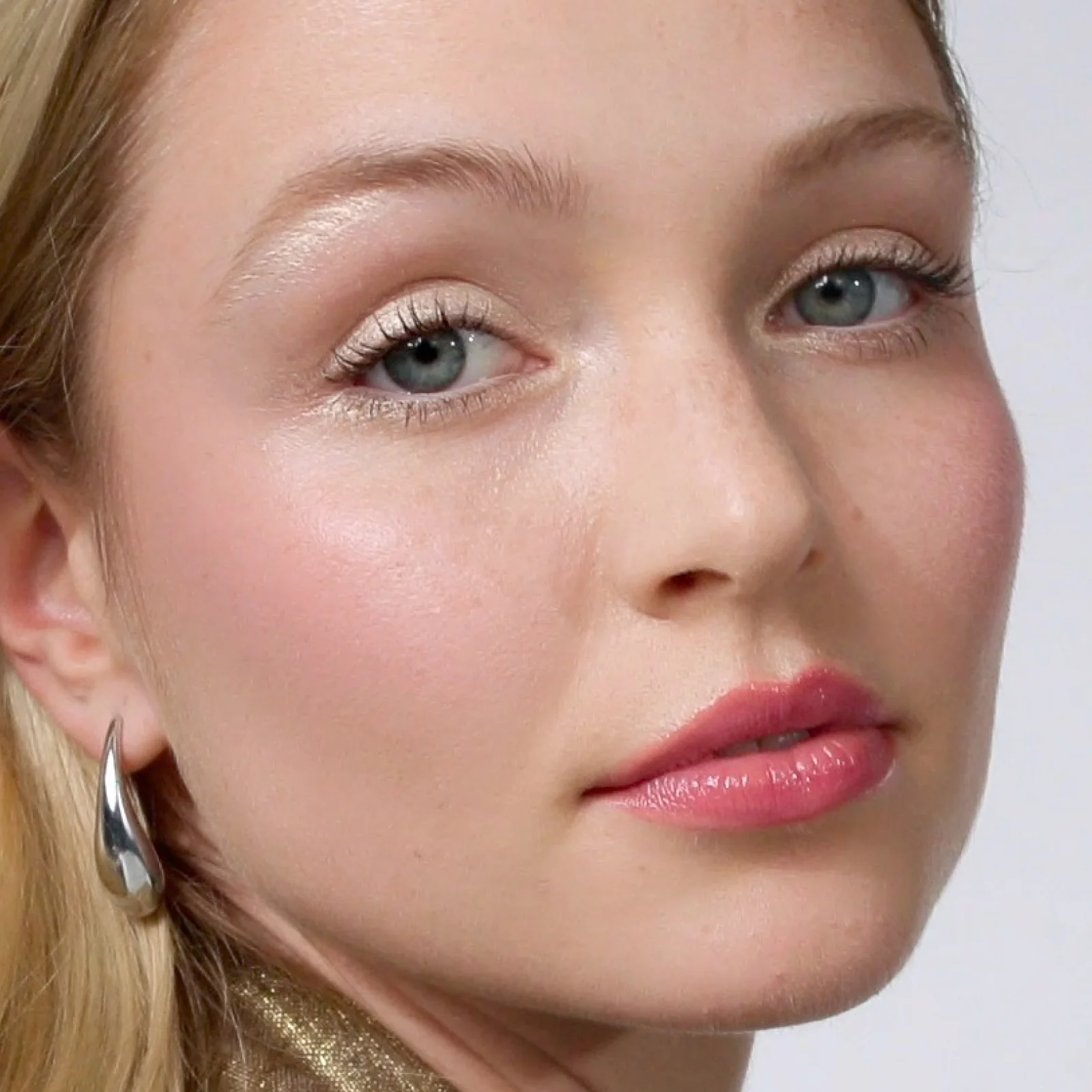 Velvet Love Eyeliner Pencil (Metallic Champagne) - Image 4