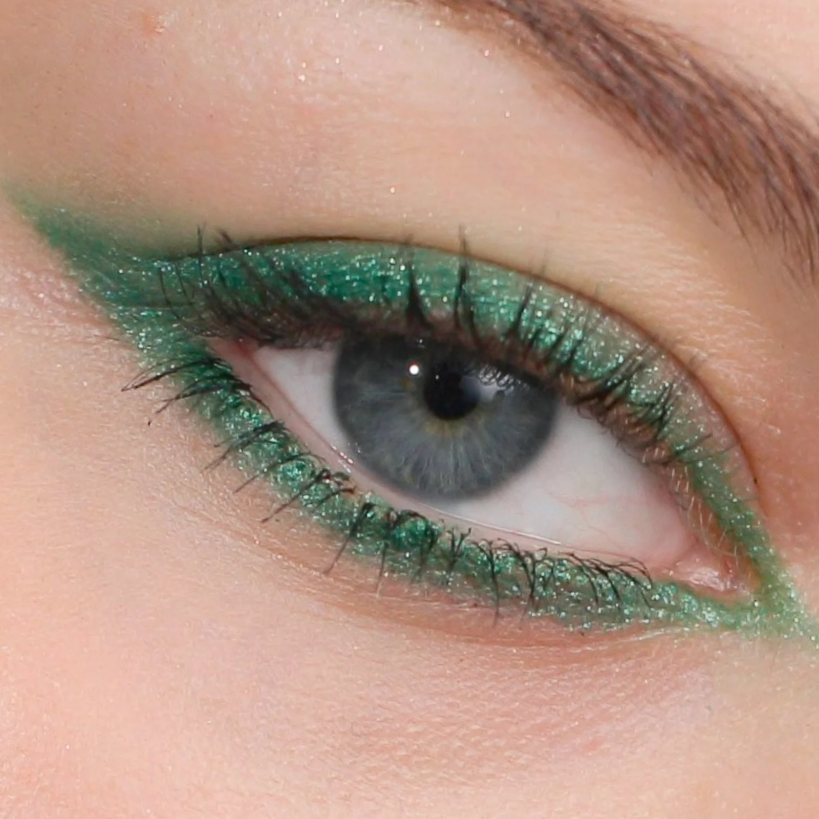 Velvet Love Eyeliner Pencil (Metallic Malachite) - Image 4