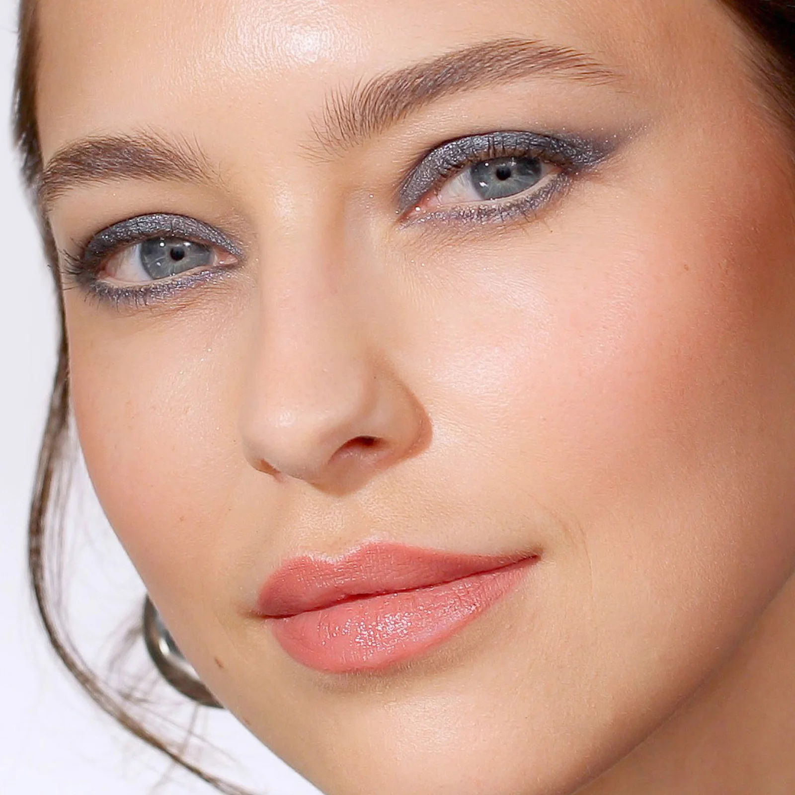 Velvet Love Eyeliner Pencil (Metallic Smoky Grey) - Image 3